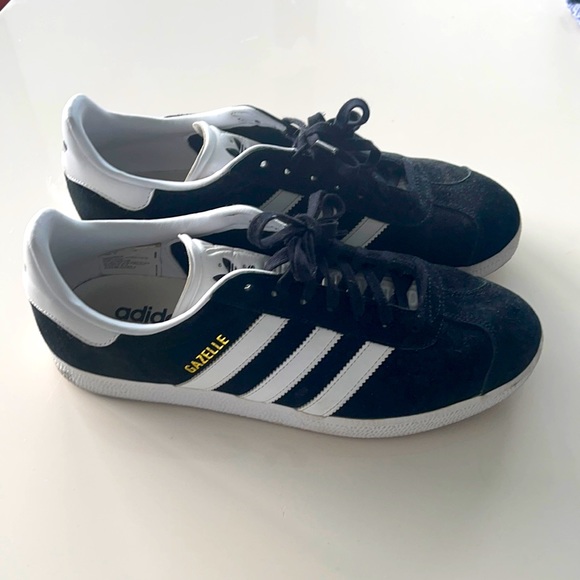 adidas gazelle blue size 9